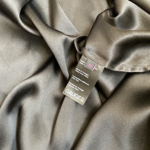 REVOLVE SILK GAUGE81 Stylish Black Wrap Top. - Picture 10 of 11